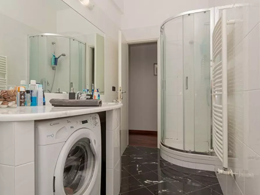 Immagine 43 di Bilocale in vendita  in Via Fratelli Gazzo a Genova