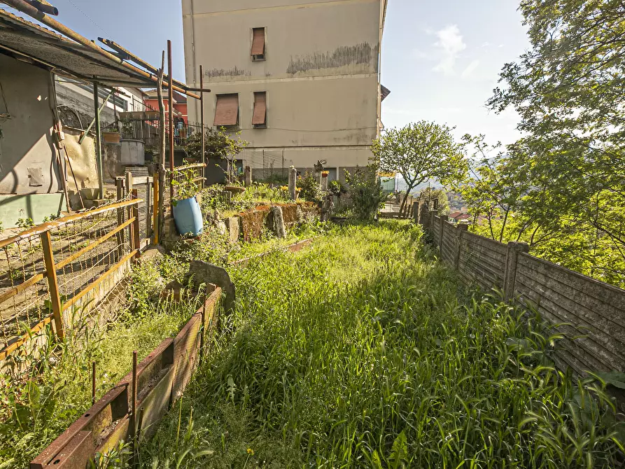 Immagine 29 di Pentalocale in vendita  in via Brodolini 13 a Sant'olcese