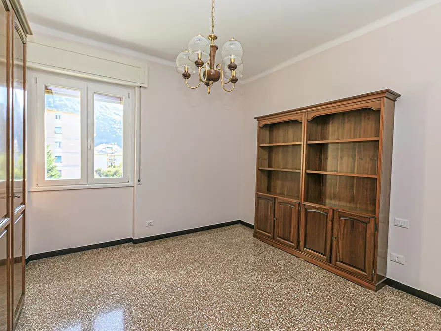 Immagine 22 di Pentalocale in vendita  in Via delle Acacie 10 a Genova