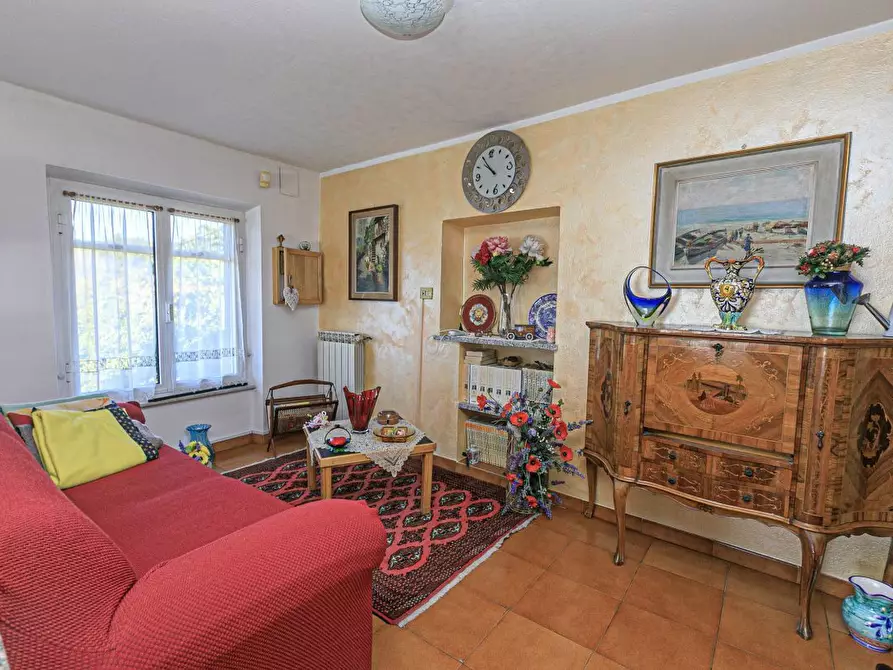 Immagine 10 di Pentalocale in vendita  in Via Costigliolo a Mignanego