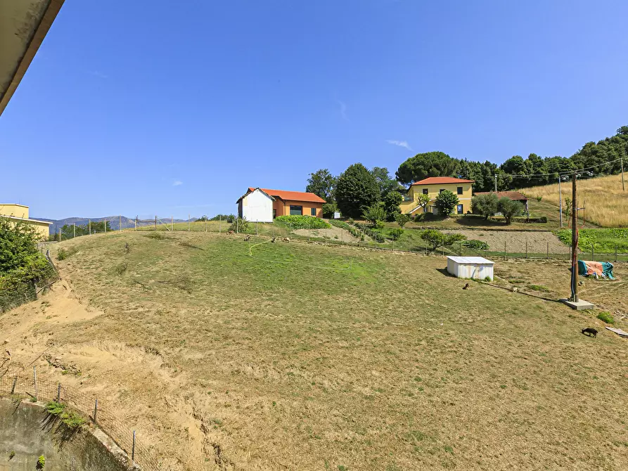Immagine 8 di Quadrilocale in vendita  in Via Fratelli Gazzo 22/14 a Serra Riccò