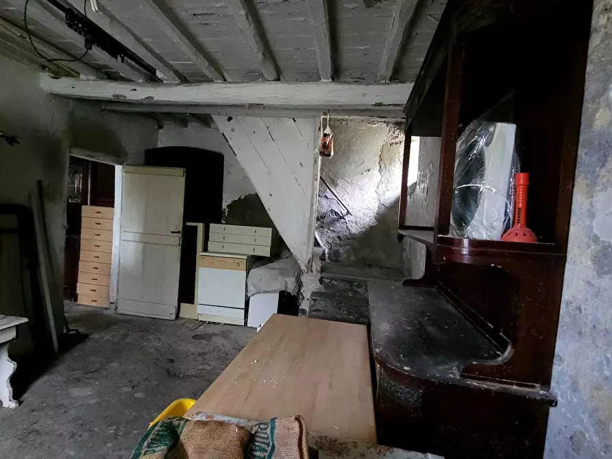 Immagine 25 di Pentalocale in vendita  in Via Campi 7 a Serra Riccò