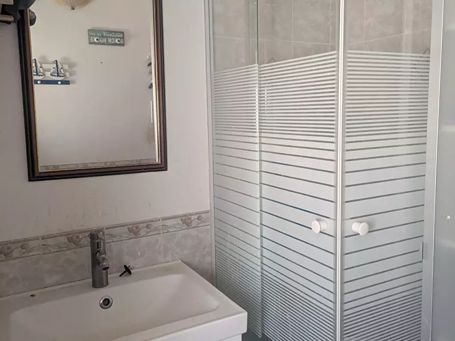 Immagine 11 di Bilocale in vendita  in Via Beata Chiara 10 a Genova