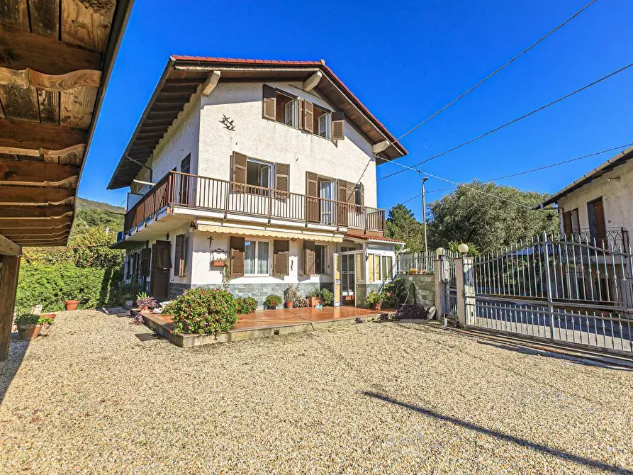 Immagine 60 di Pentalocale in vendita  in Via Costigliolo a Mignanego