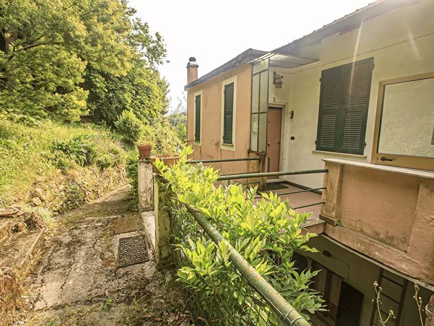 Immagine 41 di Bilocale in vendita  in Salita Castrofino a Genova