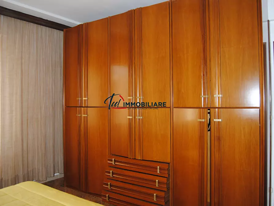 Immagine 30 di Pentalocale in vendita  in Viale Cassa di Risparmio 37 a Livorno