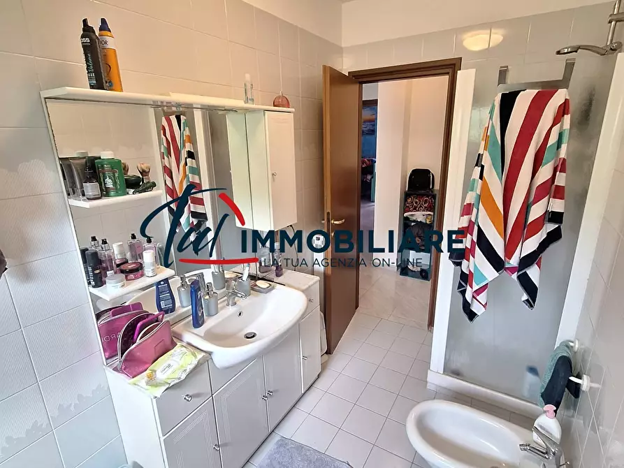 Immagine 16 di Quadrilocale in vendita  in Via del Limoncino 2 a Livorno