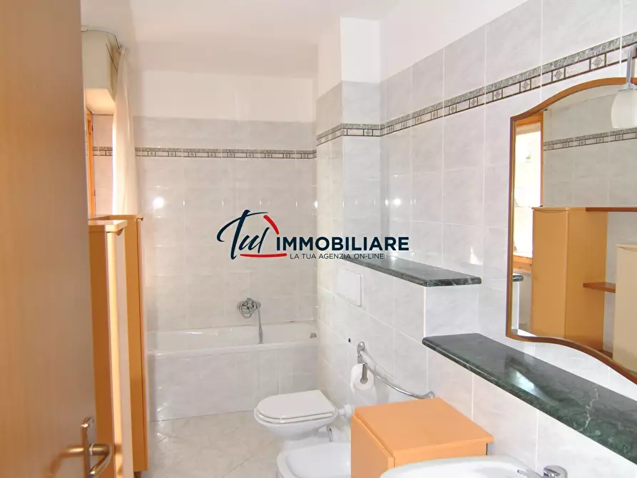 Immagine 10 di Quadrilocale in vendita  in Via Jean Monnet 4 a Livorno