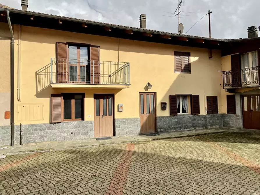 Immagine 1 di Terratetto in vendita  in Via G. Tibaldi 49 a Serravalle Langhe