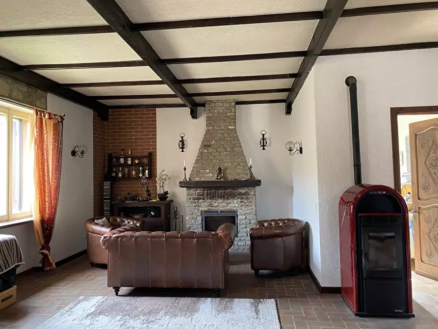 Immagine 9 di Villa in vendita  in Località Leprato 14 a Serravalle Langhe