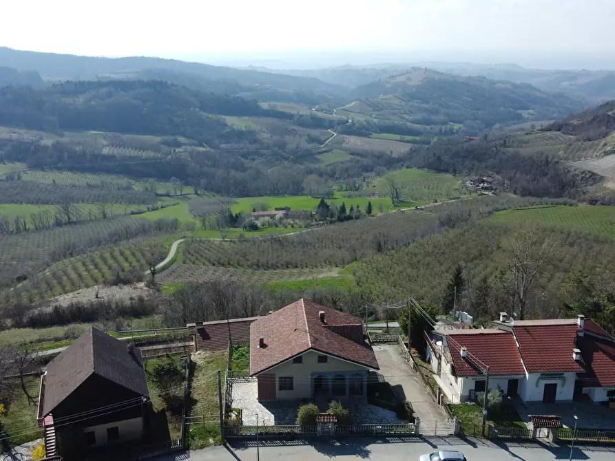Immagine 18 di Villa in vendita  in via bricco broncio a Serravalle Langhe