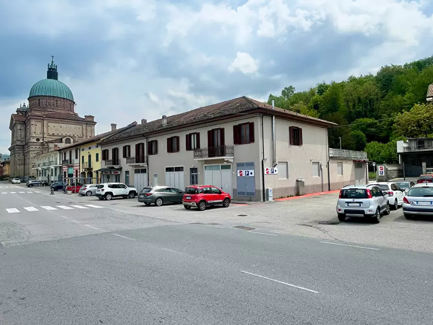 Immagine 1 di Laboratorio in vendita  in Via Savona 29 a Dogliani