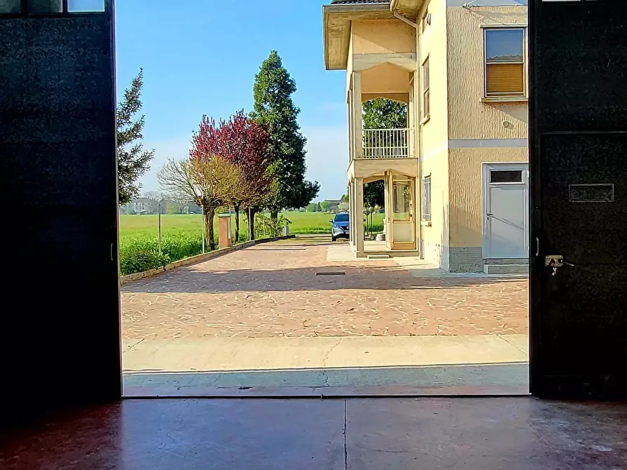 Immagine 54 di Casa bifamiliare in vendita  in Strada Bassa 3 a San Secondo Parmense