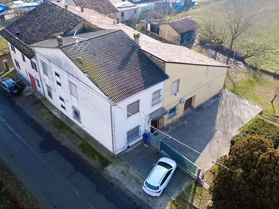 Immagine 1 di Villetta a schiera in vendita  in Argine Filippina 104 a Sissa Trecasali