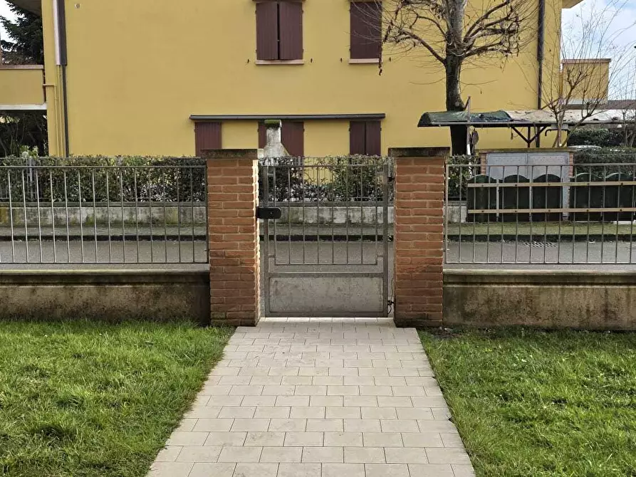 Immagine 5 di Trilocale in vendita  in Via Pezzarossa Vincenzo 2 a San Secondo Parmense