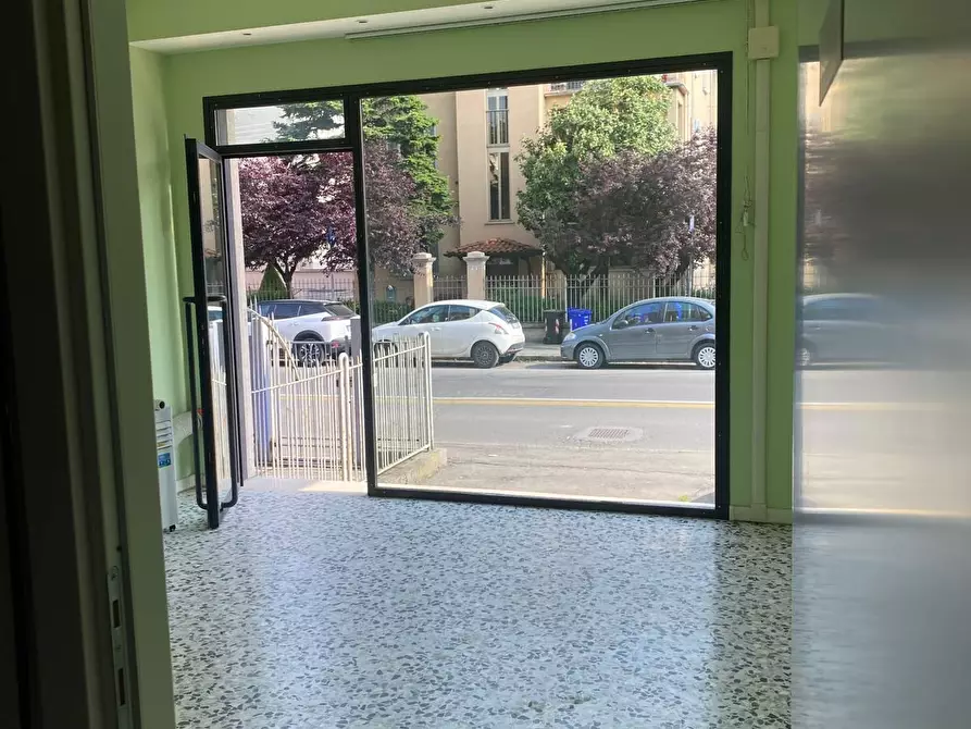 Immagine 4 di Locale commerciale in affitto  in Via Volturno 14 b a Parma