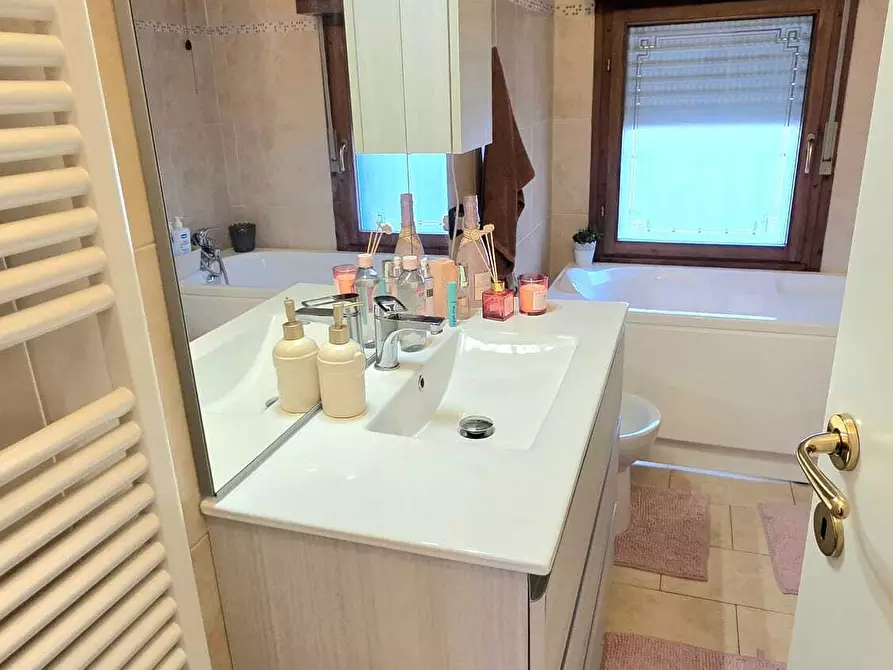 Immagine 13 di Trilocale in vendita  in Via Cremonese 218 a Parma