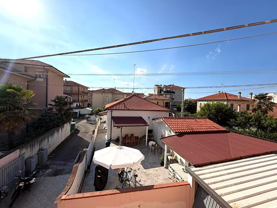 Immagine 32 di Casa trifamiliare in vendita  a Senigallia