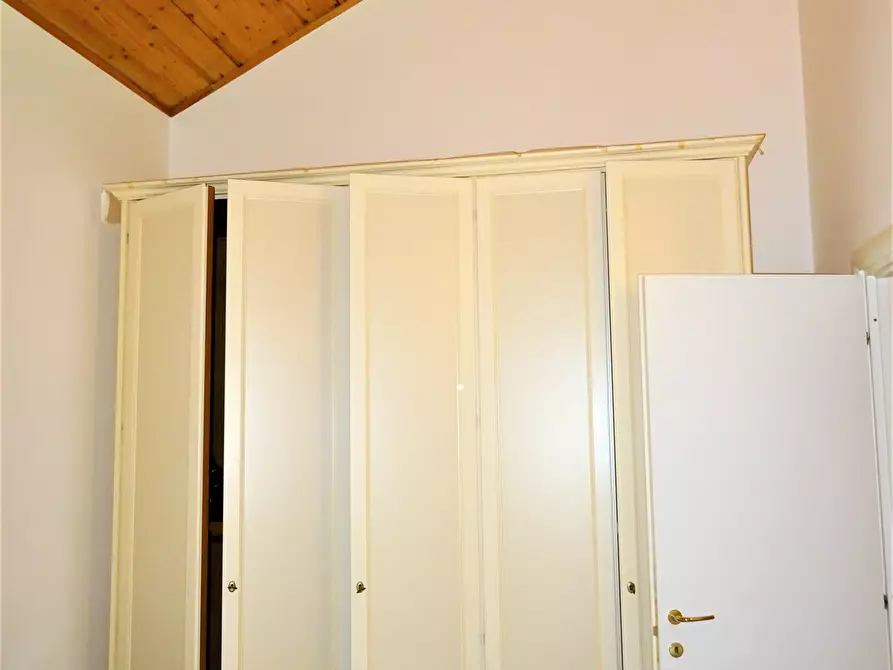 Immagine 9 di Casa indipendente in vendita  a Terre Roveresche