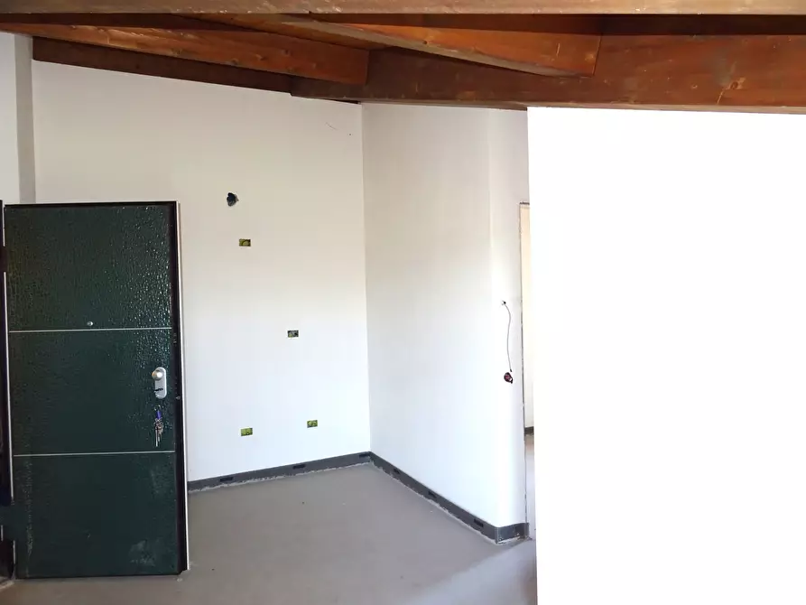 Immagine 2 di Bilocale in vendita  a Trecastelli