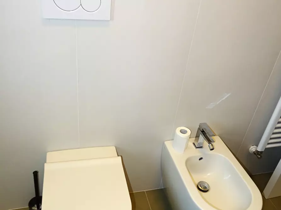 Immagine 28 di Trilocale in vendita  a Senigallia