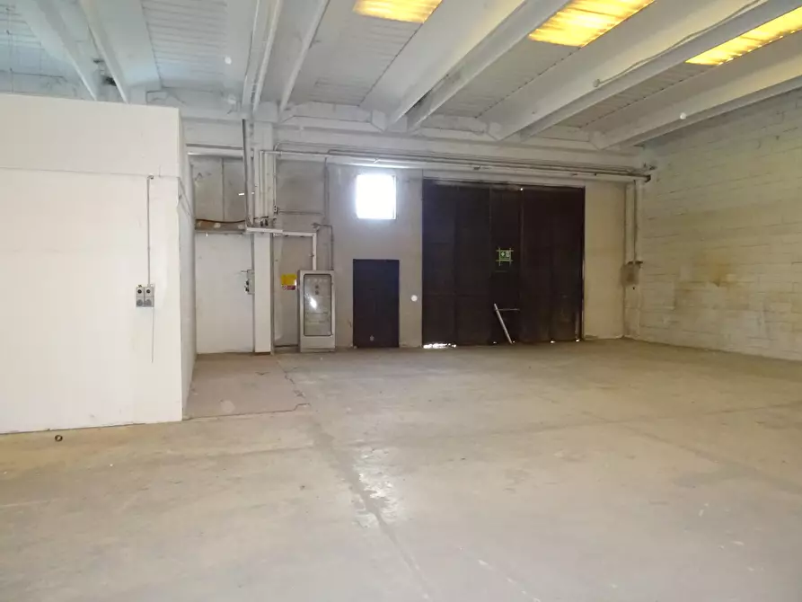 Immagine 15 di Attività artigianale in vendita  a Monte Porzio