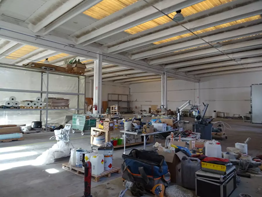 Immagine 9 di Attività artigianale in vendita  a Monte Porzio