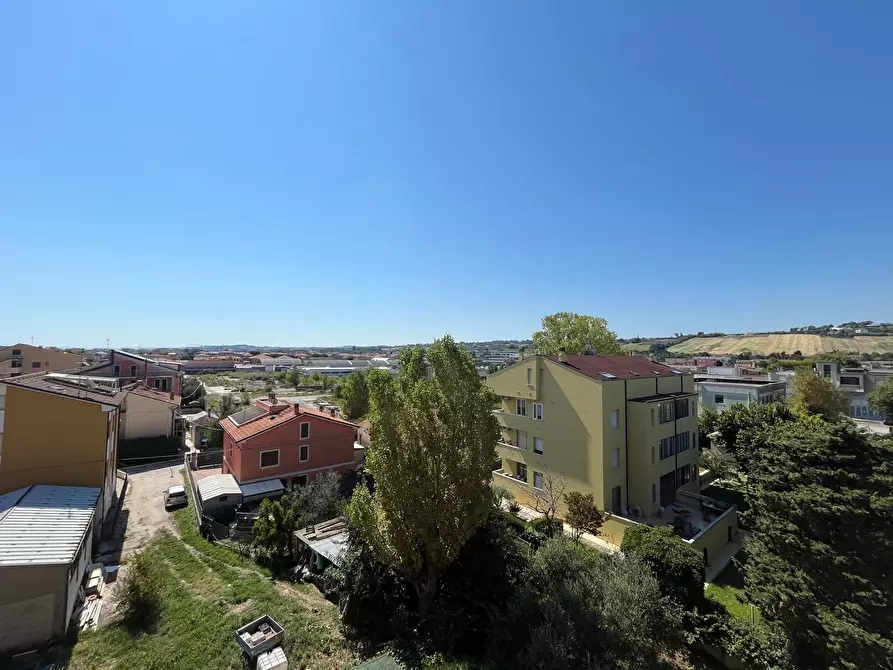 Immagine 28 di Quadrilocale in vendita  a Senigallia
