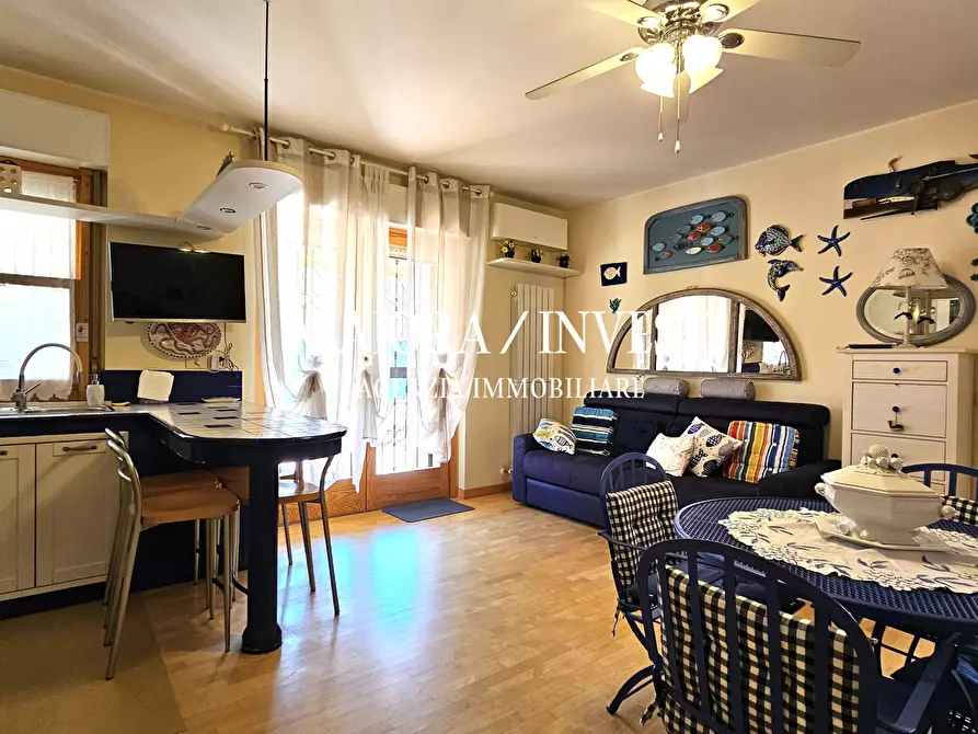 Immagine 26 di Bilocale in vendita  in Via del Perugino a San Benedetto Del Tronto