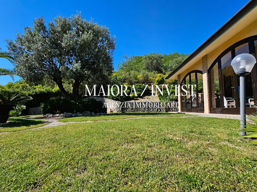 Immagine 39 di Villa in vendita  a Acquaviva Picena