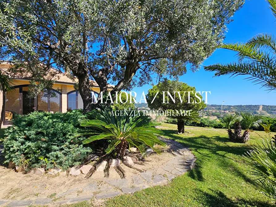Immagine 46 di Villa in vendita  a Acquaviva Picena