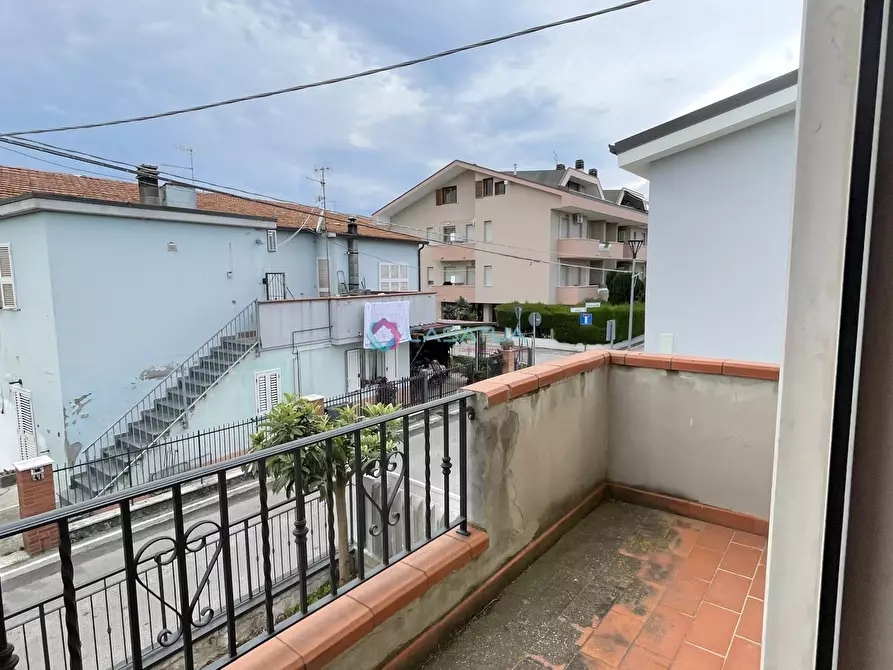 Immagine 14 di Trilocale in vendita  a Pineto
