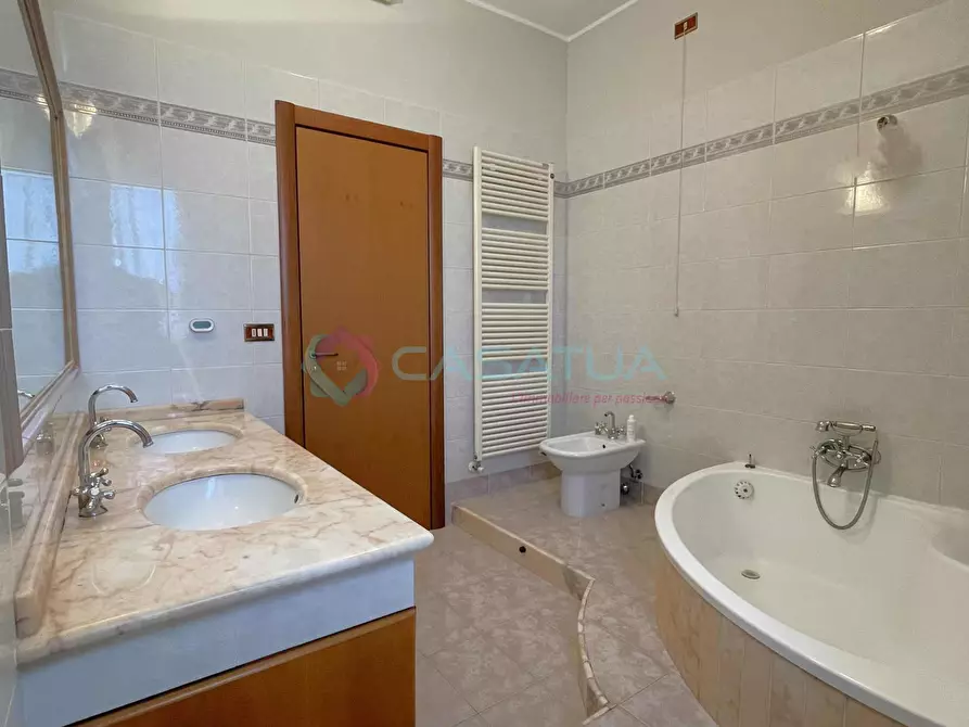 Immagine 22 di Trilocale in vendita  a Silvi