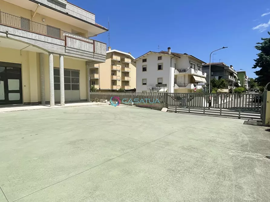 Immagine 50 di Attico in vendita  a Pineto