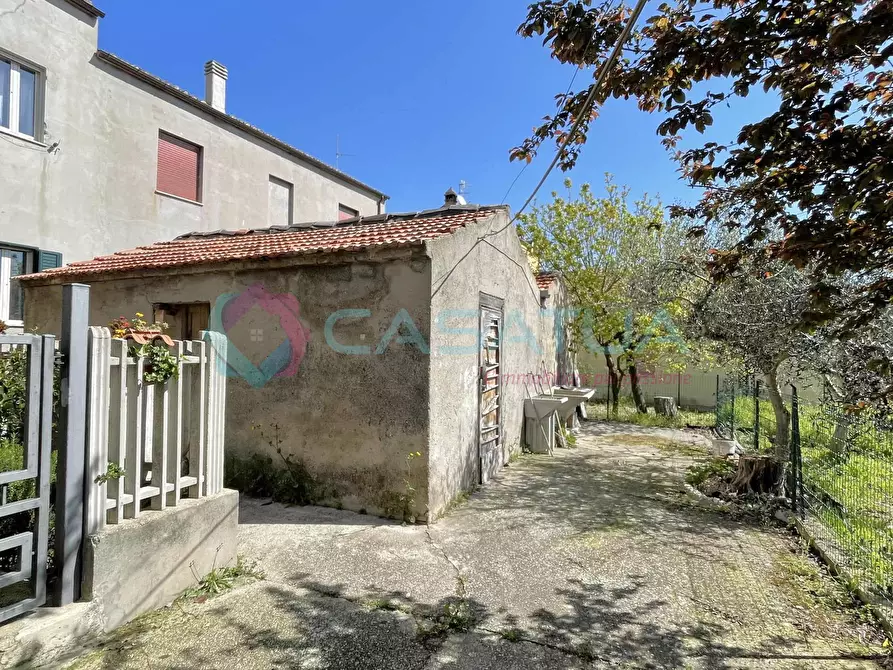 Immagine 41 di Porzione di casa in vendita  a Silvi