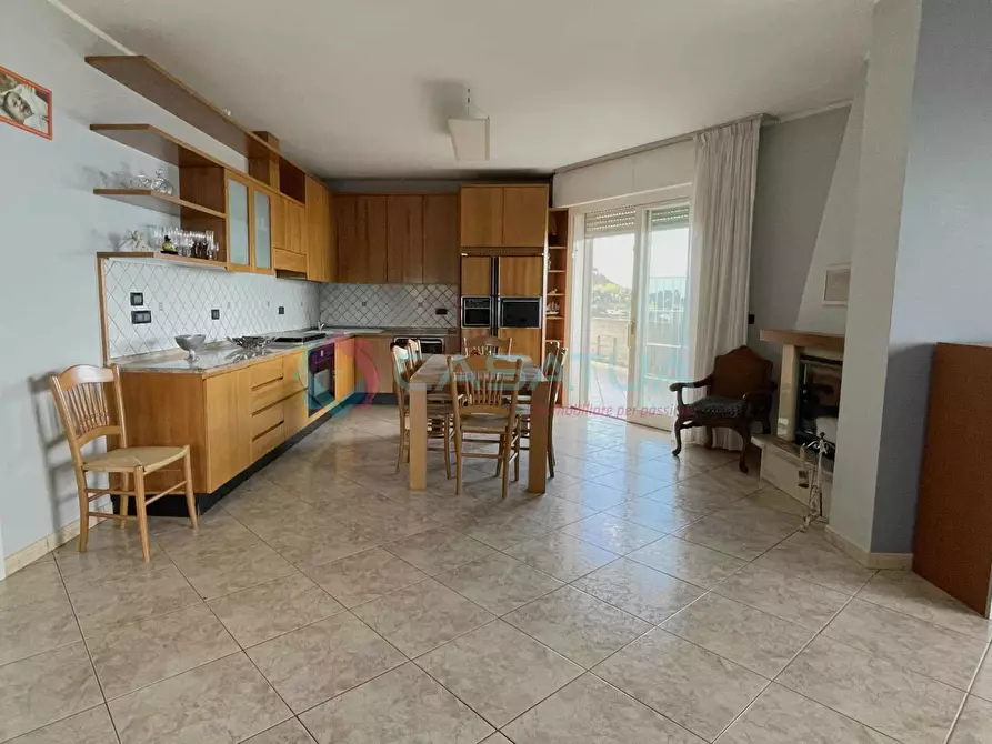 Immagine 17 di Porzione di casa in vendita  a Silvi