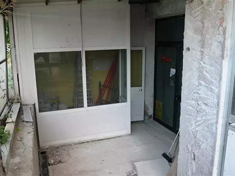 Immagine 6 di Capannone industriale in affitto  a Montignoso