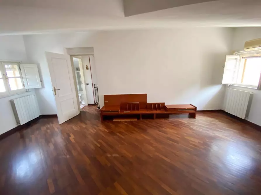 Immagine 28 di Porzione di casa in vendita  in Piazza Bastione 73 a Massa