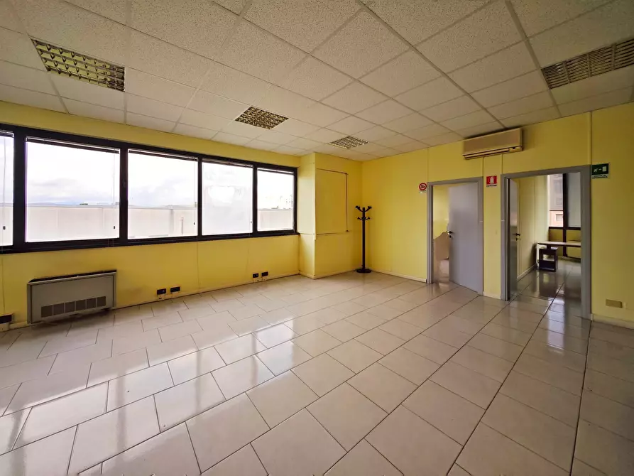 Immagine 16 di Ufficio in vendita  in Via Brigata Partigiana Ugo Muccini 92 a Sarzana