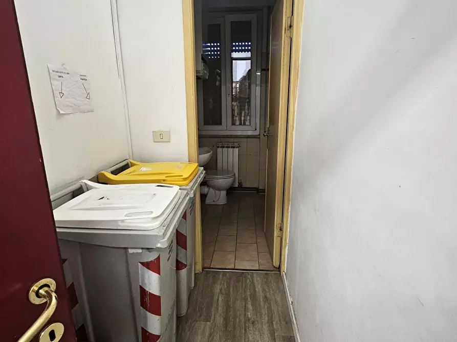 Immagine 10 di Pentalocale in vendita  a Sarzana