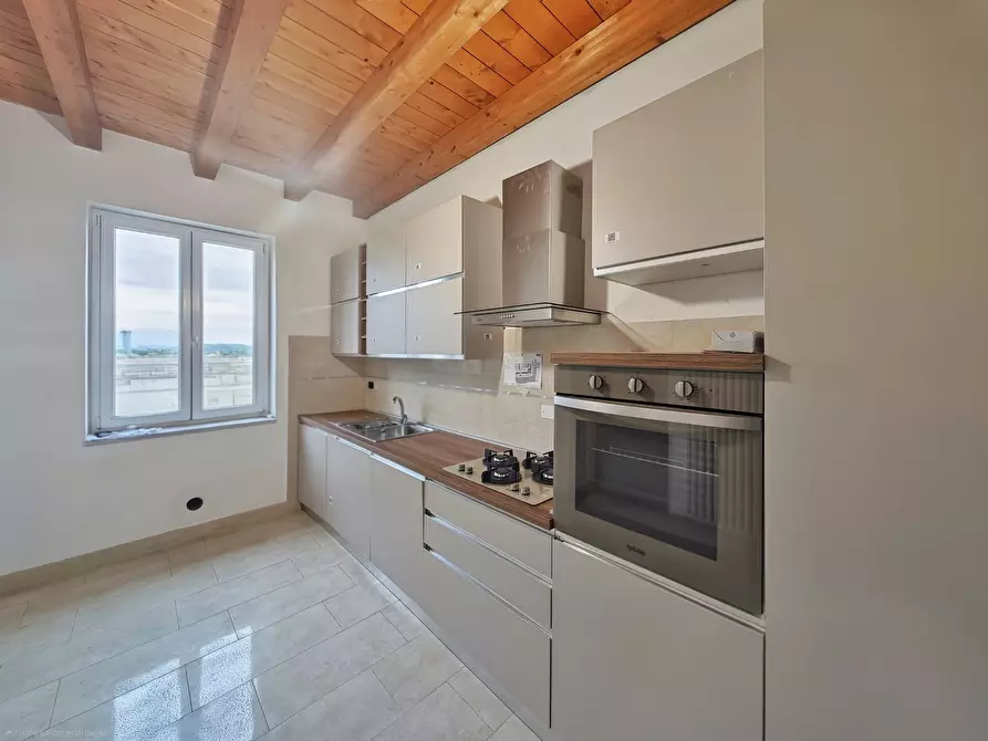 Immagine 9 di Quadrilocale in vendita  in Via Cisa 95 a Sarzana