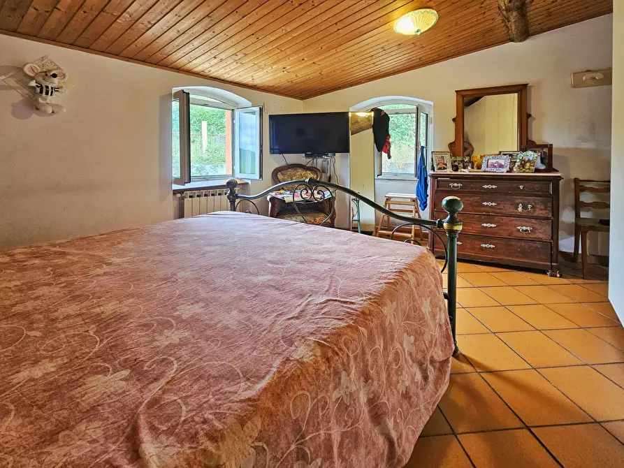 Immagine 26 di Porzione di casa in vendita  in Via Canepari 70 a Fosdinovo