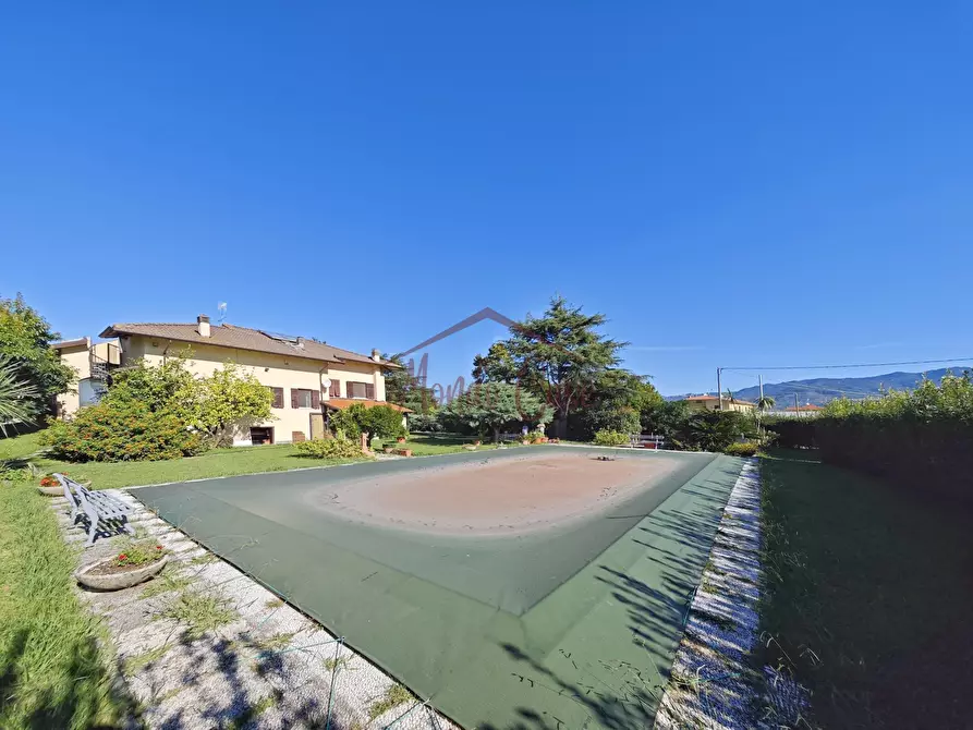 Immagine 12 di Villa in vendita  in Via Forano 9 a Ameglia