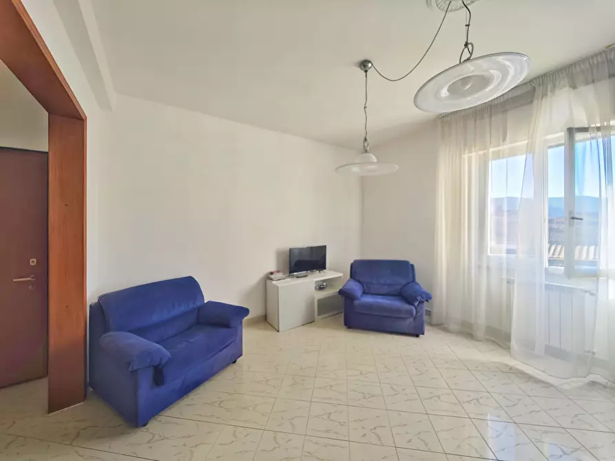 Immagine 3 di Quadrilocale in vendita  in Piazza Giacomo Matteotti 8 a Sarzana