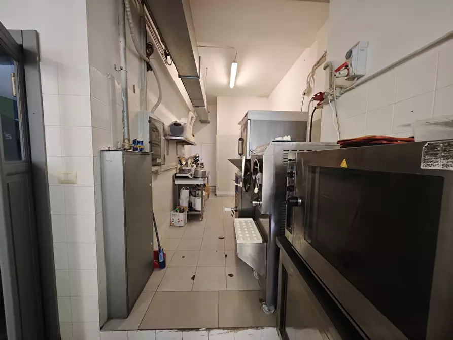 Immagine 78 di Locale commerciale in vendita  in Località Fiascherino 7 a Lerici