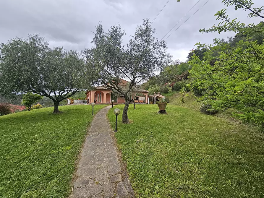 Immagine 22 di Villa in vendita  in Via Prulla 15 a Sarzana