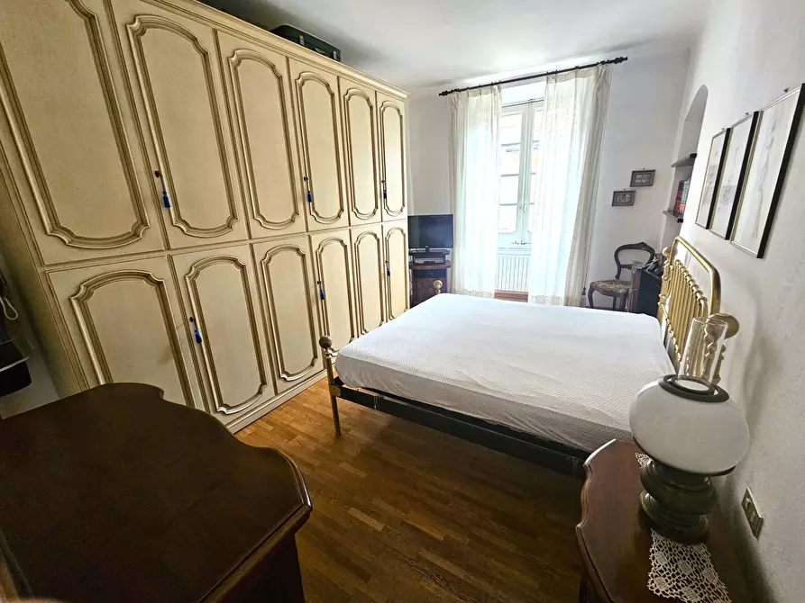 Immagine 15 di Quadrilocale in vendita  in Via Mazzini a Sarzana