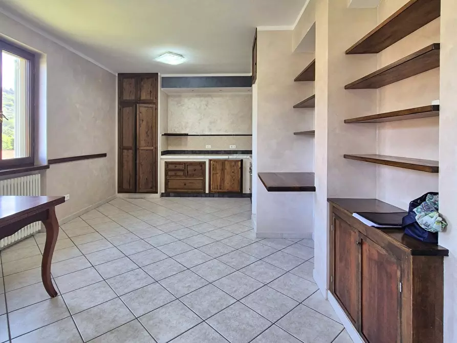 Immagine 8 di Trilocale in vendita  in Via Canale 106 a Castelnuovo Magra