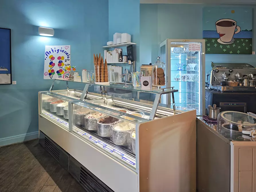 Immagine 61 di Locale commerciale in vendita  in Località Fiascherino 7 a Lerici