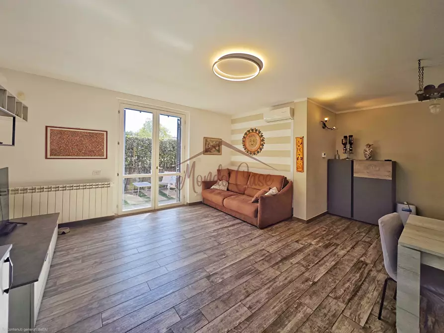 Immagine 12 di Pentalocale in vendita  in Via Socrate Benacci 29 a Sarzana